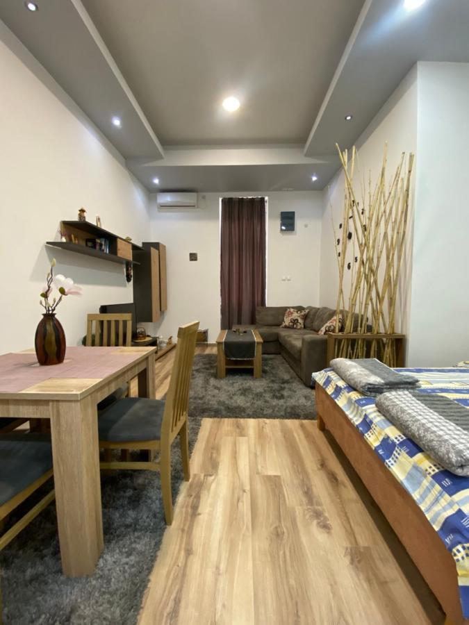 Apartment Neno 2 เทรบินเย ภายนอก รูปภาพ