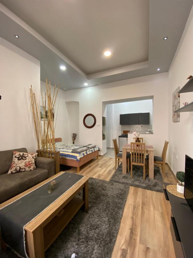 Apartment Neno 2 เทรบินเย ภายนอก รูปภาพ