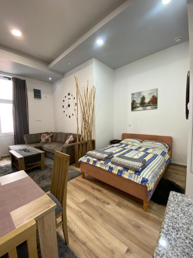 Apartment Neno 2 เทรบินเย ภายนอก รูปภาพ